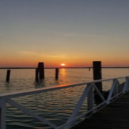 아파트 Colourful Flat In The Heart Of