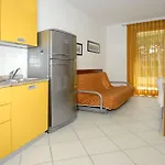 Colourful Flat In The Heart Of דירה *