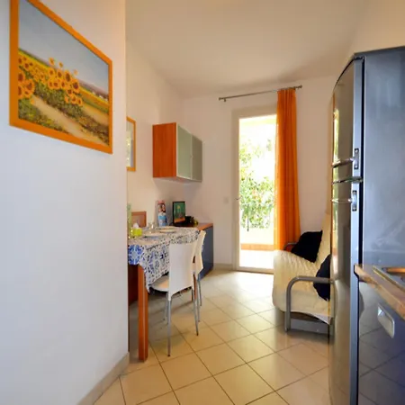 아파트 Colourful Flat In The Heart Of 비비오네